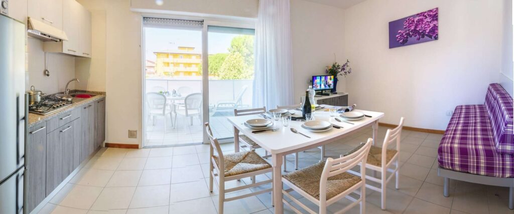 Appartamento luminoso con sala da pranzo e balcone