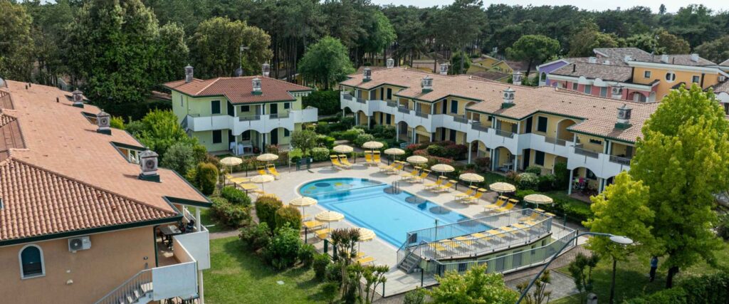 Residence moderno con piscina
