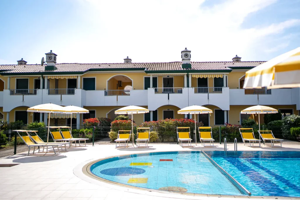 Piscina tranquilla in villaggio turistico