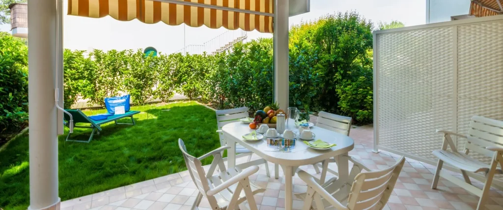 Terrazza con giardino privato