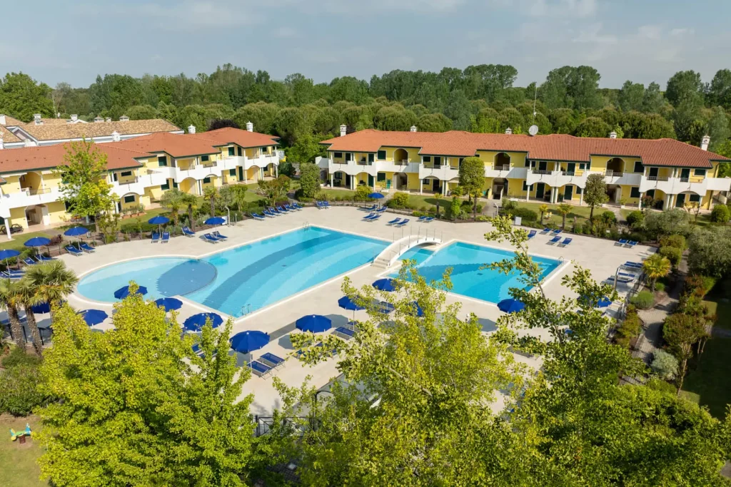 Complesso turistico con piscina a Bibione