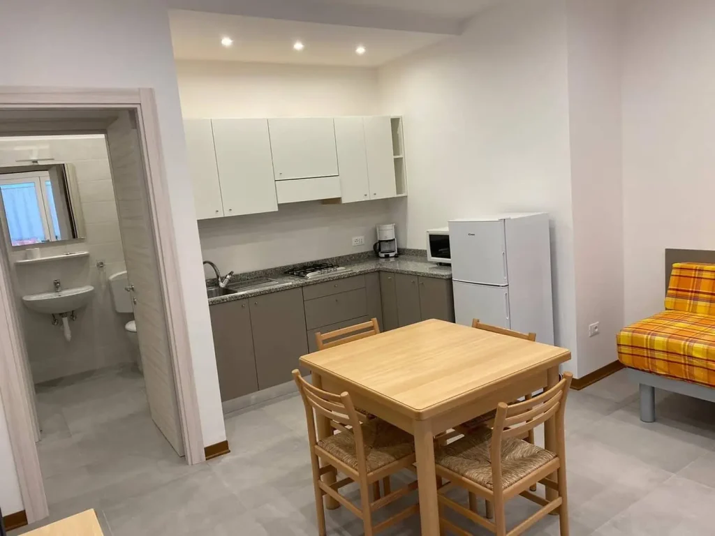 Cucina luminosa e spaziosa appartamento